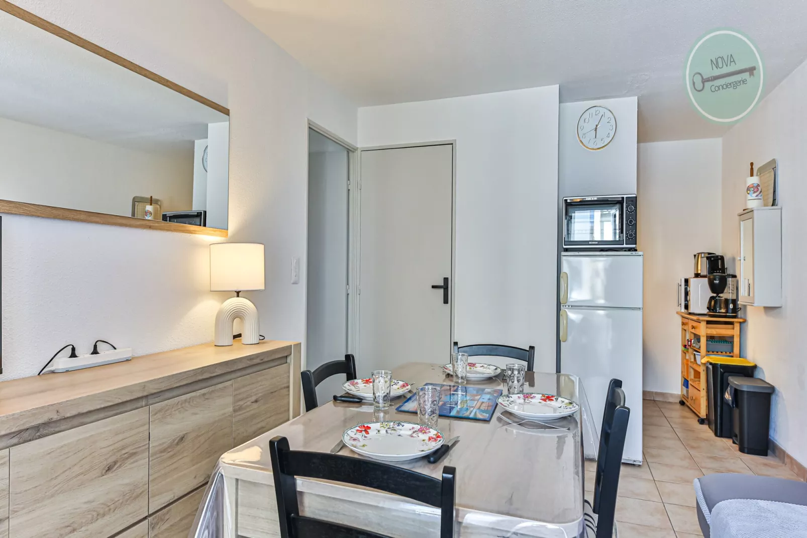 Ambition Marine-Dining room