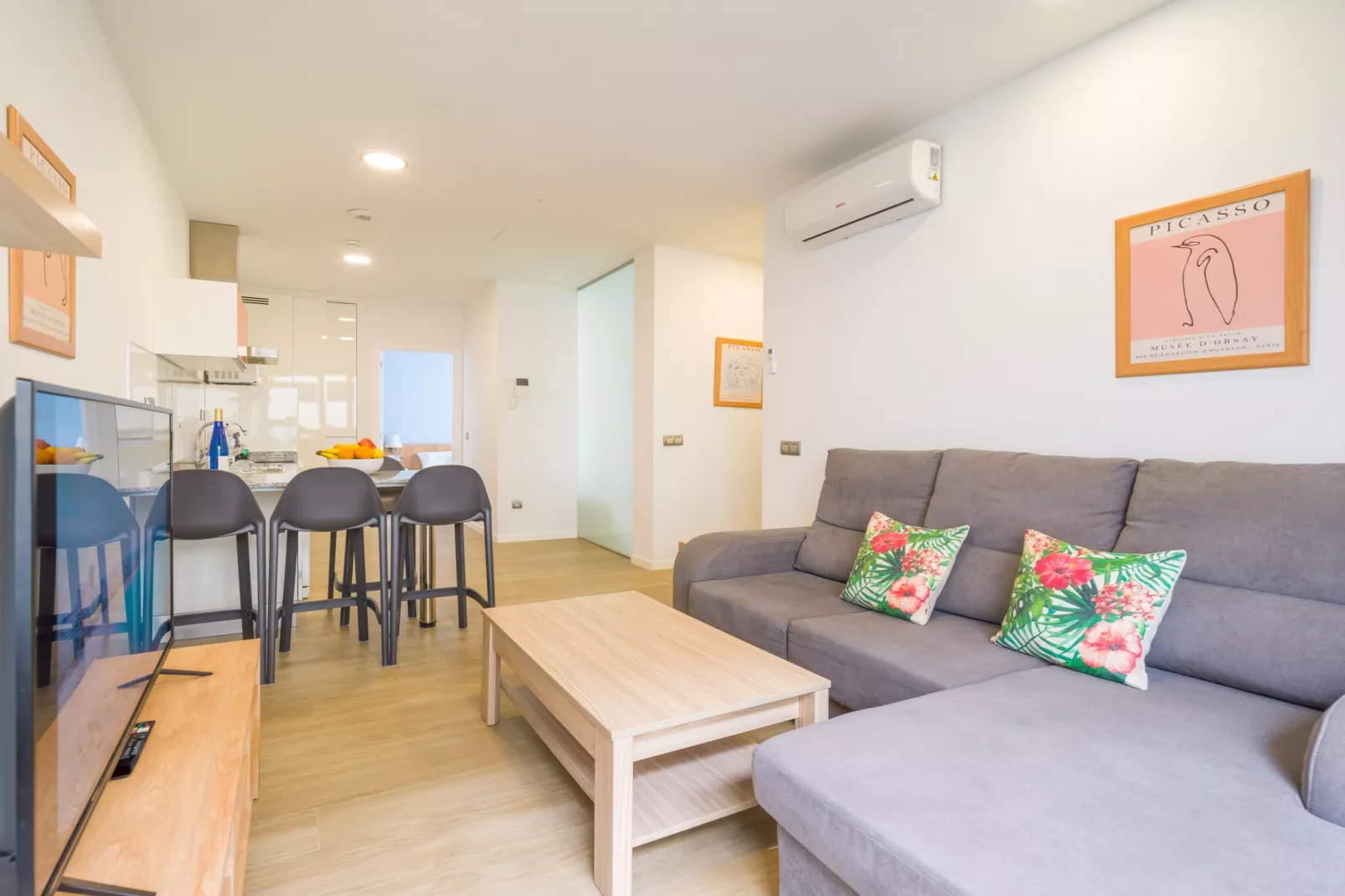 VIVENTE 2C BY CANARIAS GETAWAY-Living room