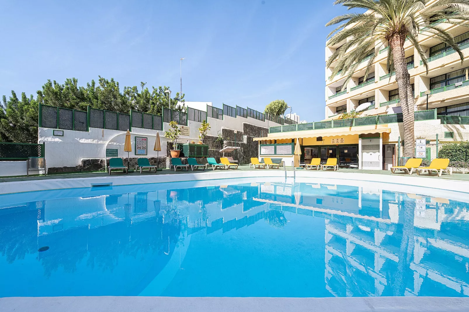 Beach View Apartment I-Piscine
