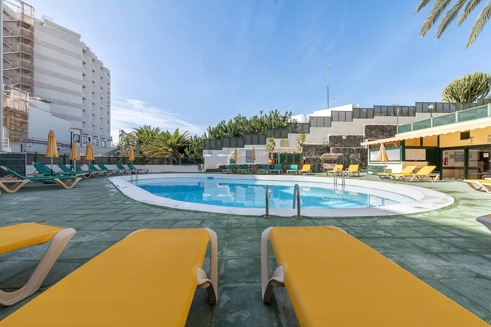 Beach View Apartment II-Piscine