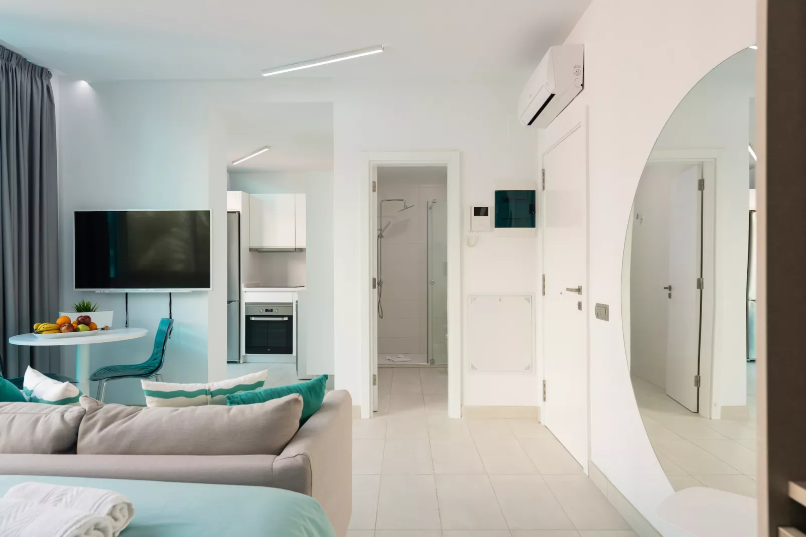 Edison Building 102 By CanariasGetaway-Salon