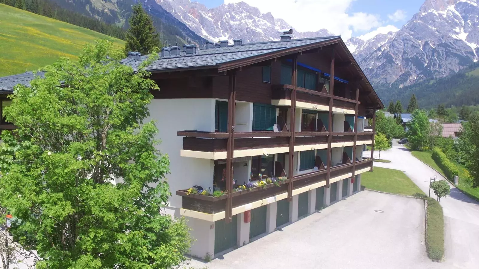 Family Apartment-Außenbereich Sommer