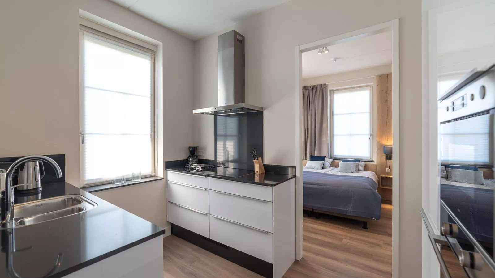 SeaLuxe Residence-Cuisine