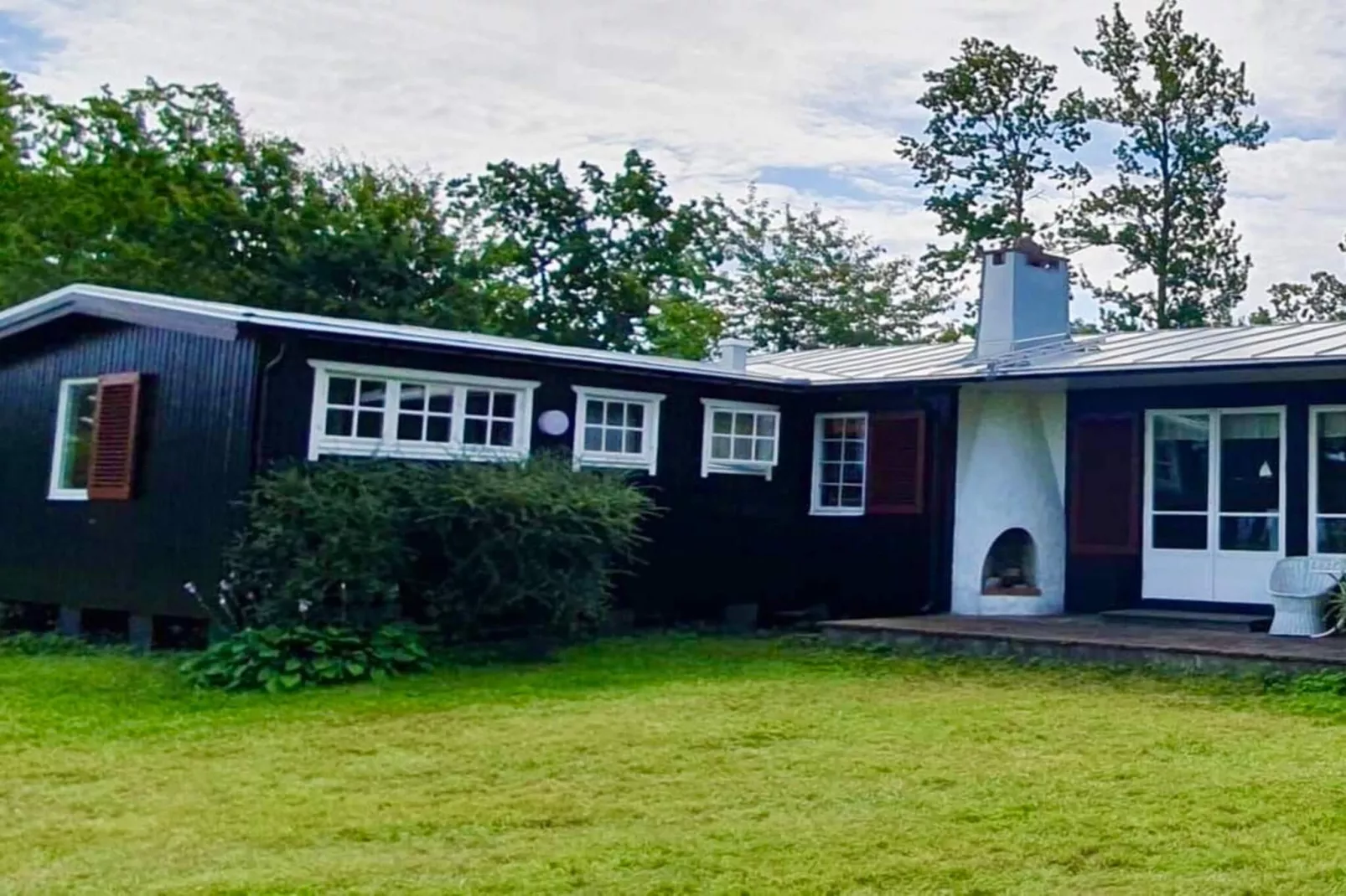 Cozy Seaside Getaway in Grankullavik-Outdoor