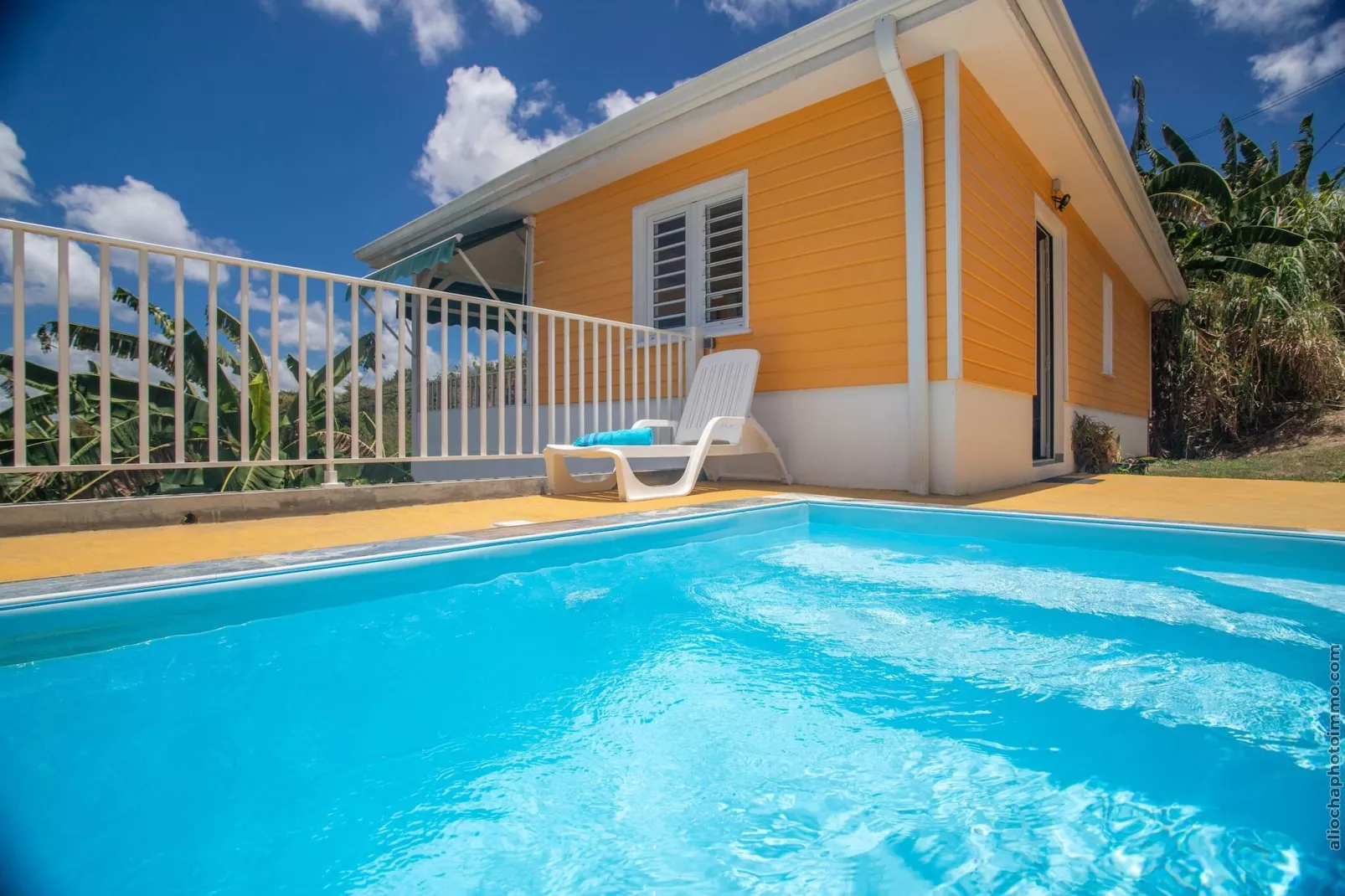 Bungalow Chic : Vue Mer & Montagne (Orange)-Außenbereich Sommer