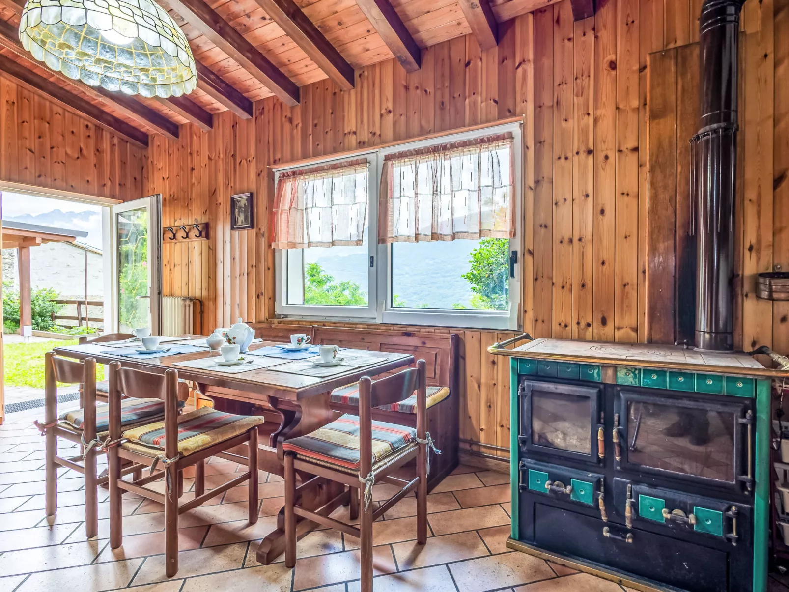 Moncucco Mountain Home-Inside
