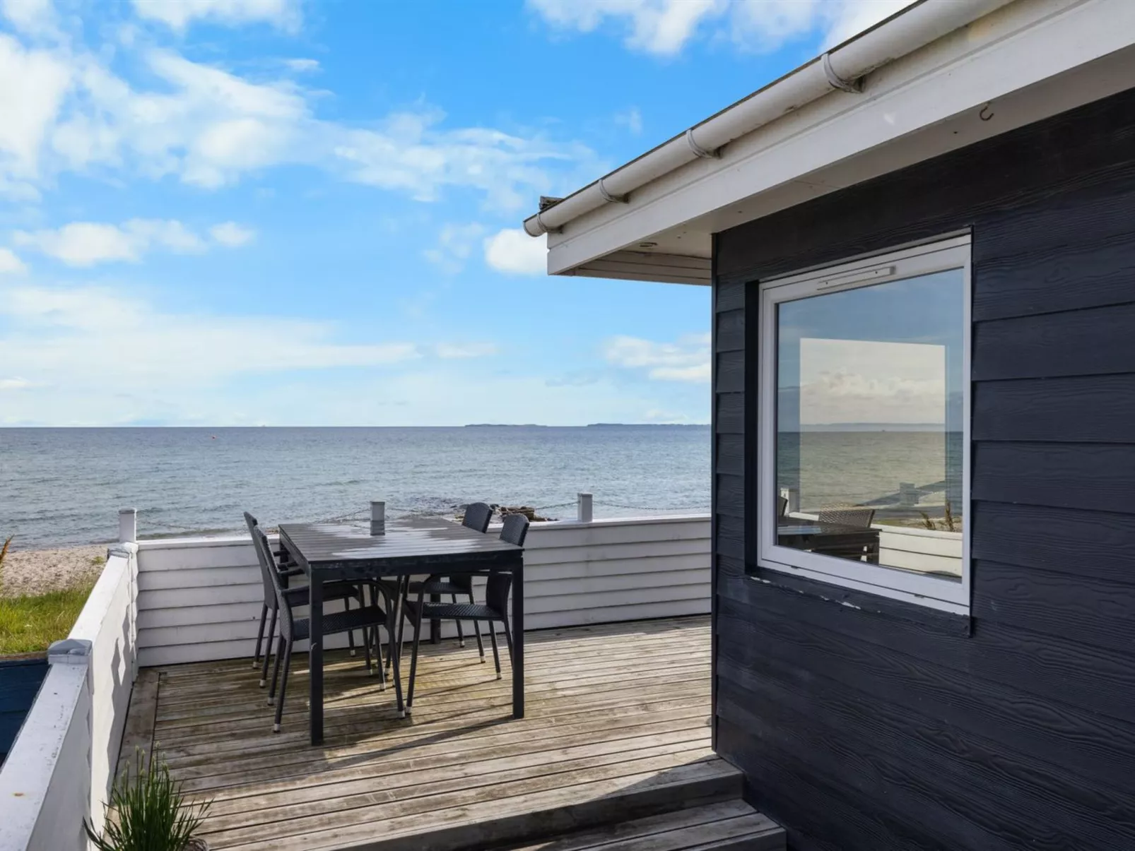 "Folkhart" - 10m from the sea-Draußen