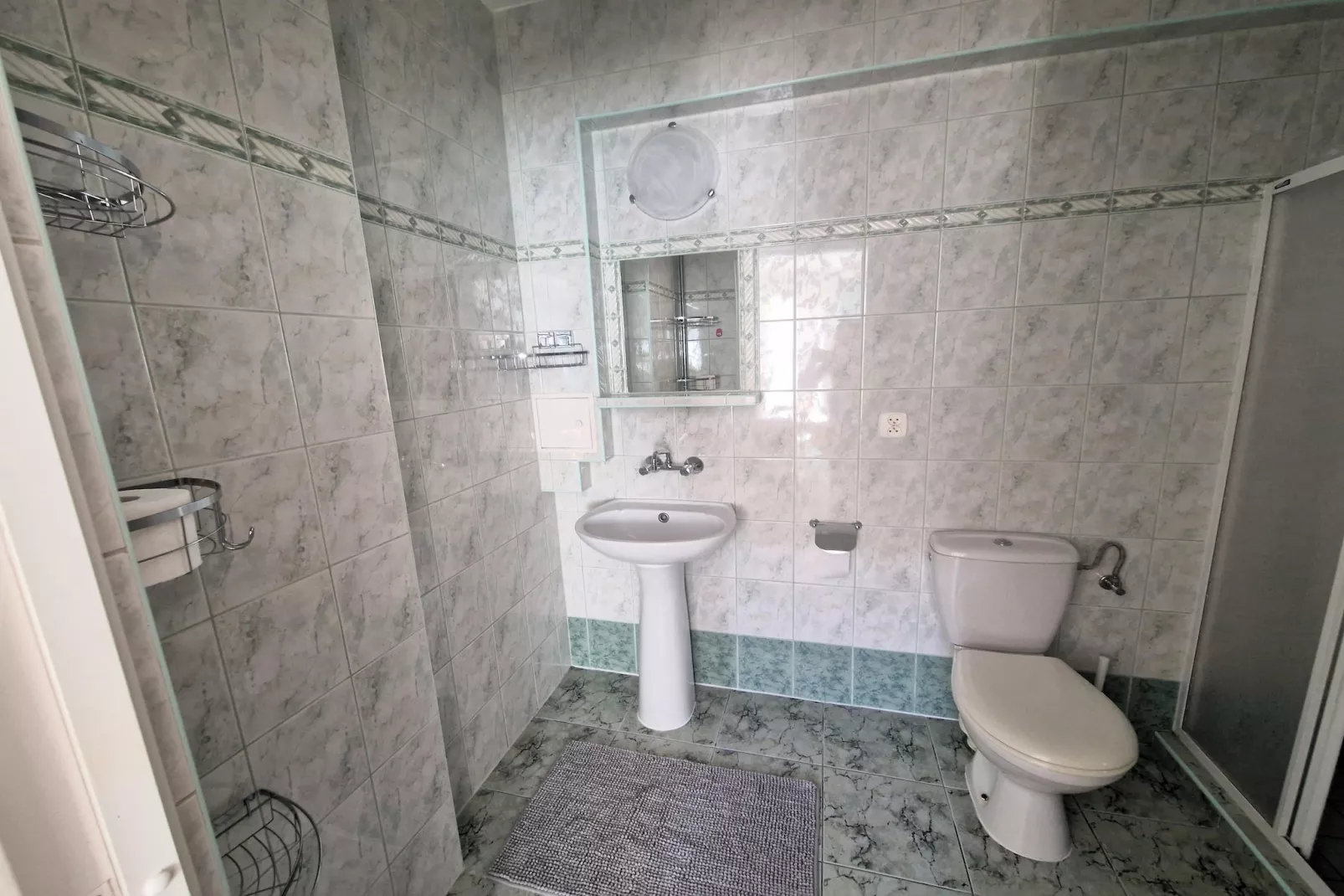 Pokój 2 osobowy na I piętrze sofa 2 osobowa-Bathroom