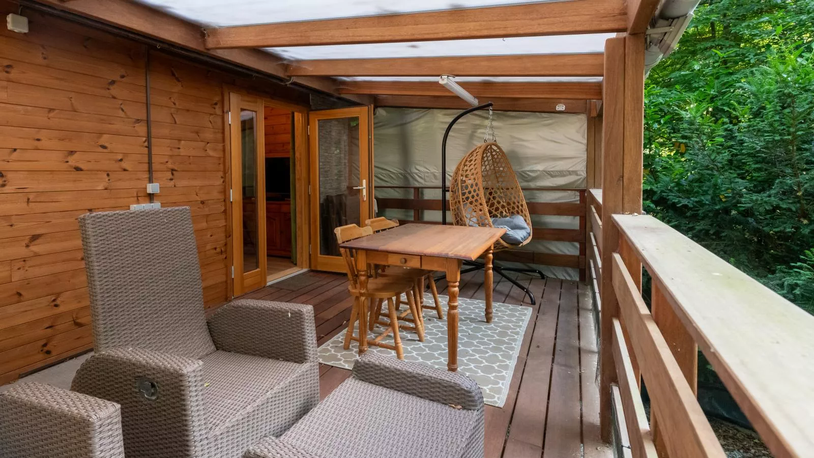 LOrée-Terrace balcony