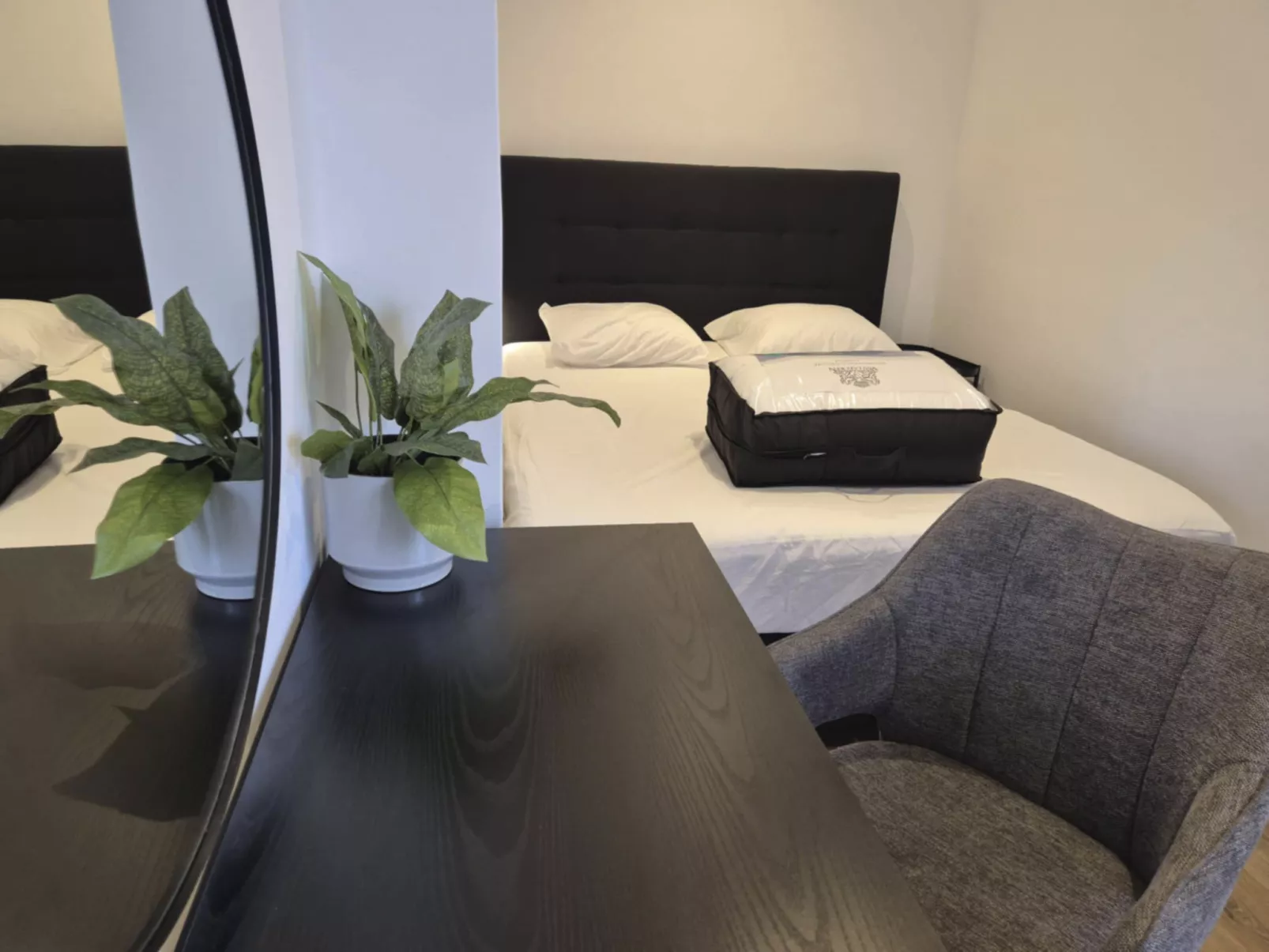 Centrally located "Les Anemones"-Inside