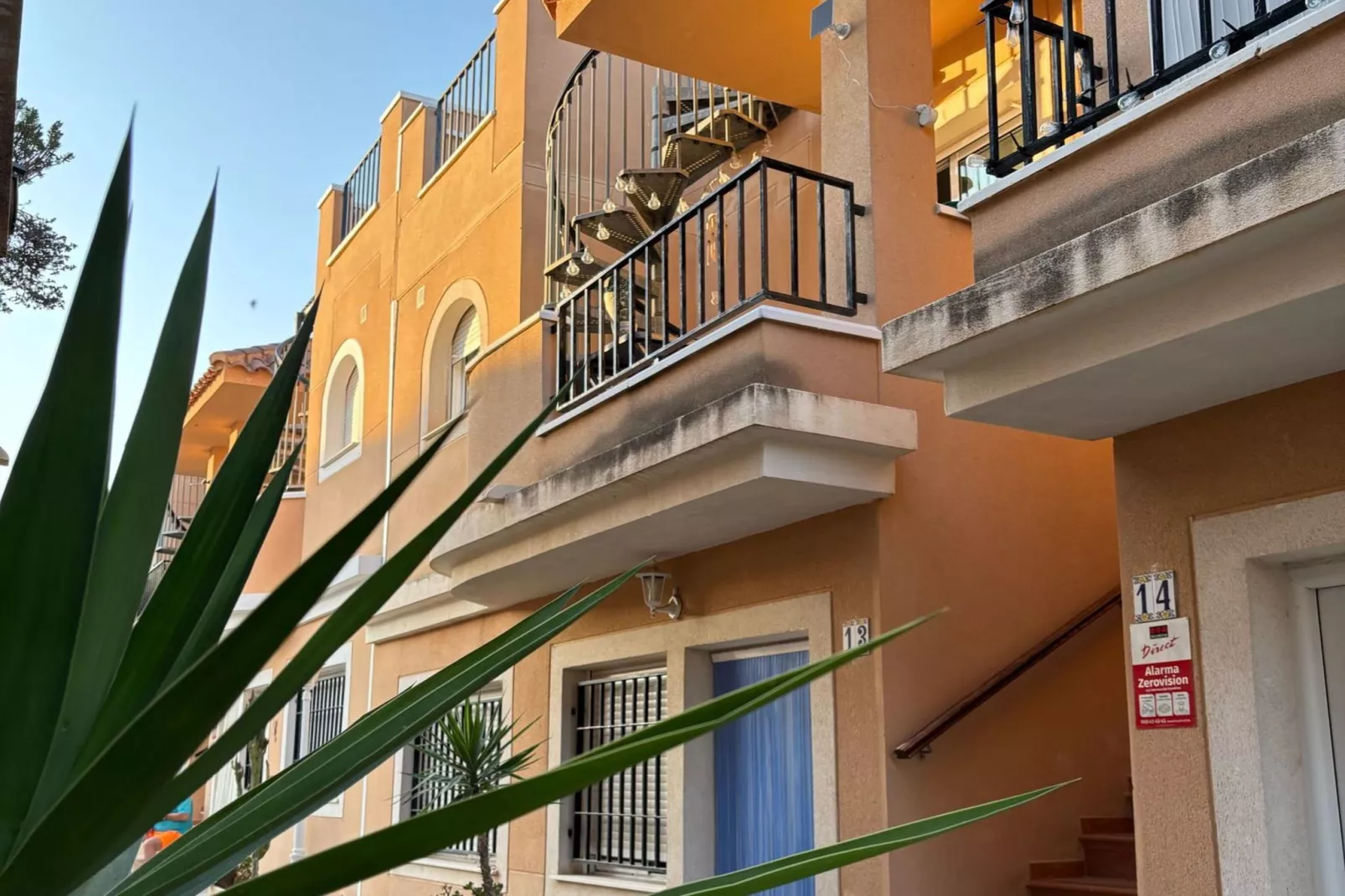El rincón de Palomares-Exterior in summer