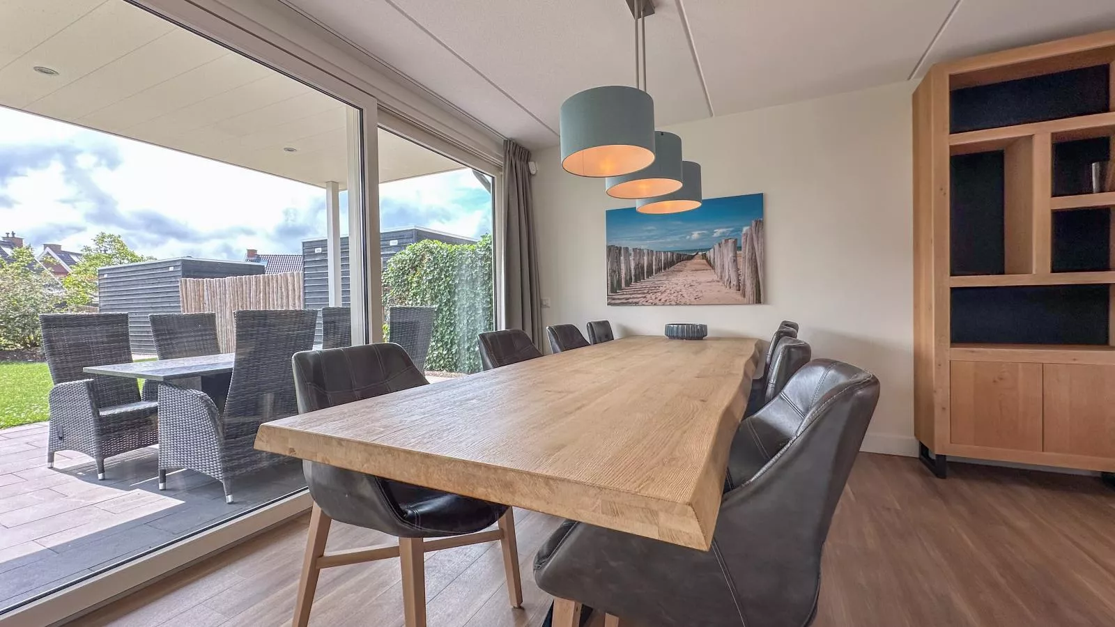 Coast and Calm 57-Dining room