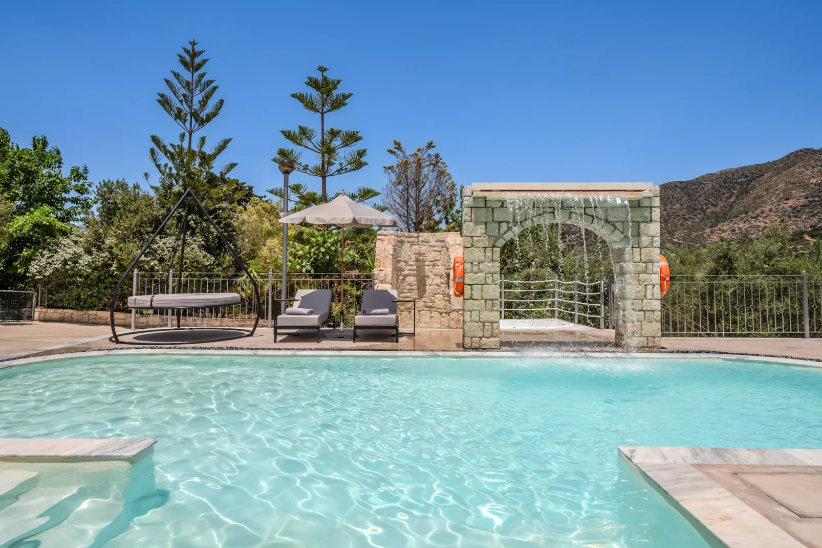 Varimpo Luxury Escape-Schwimmbad