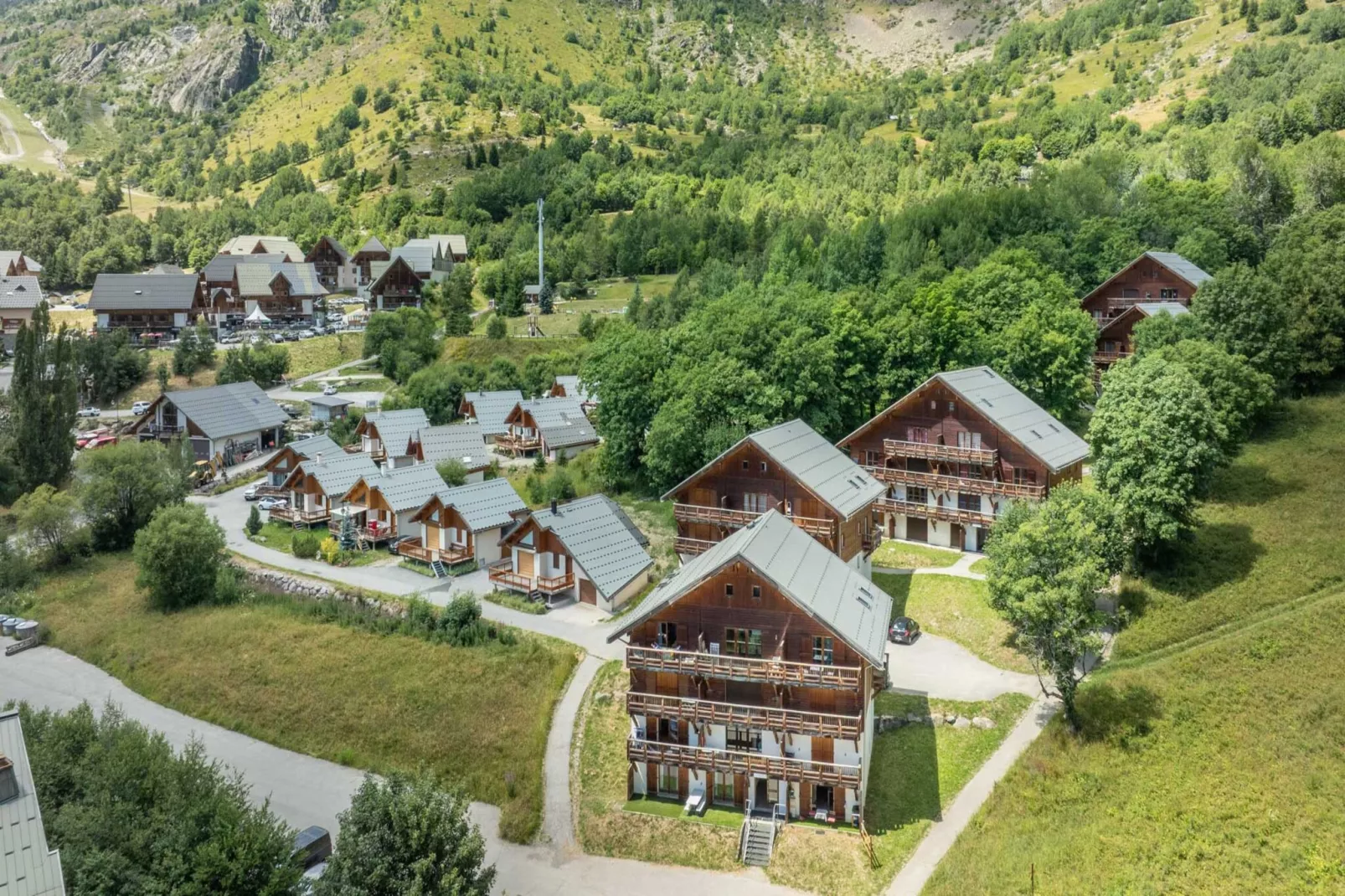 Les Choseaux A N°10 - ST5-Areas within 1km in summer