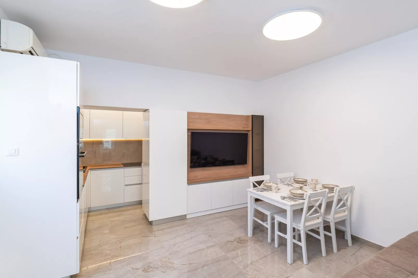 Apartment Nikolica - Two Bedroom Apartment with Terrace-Salon