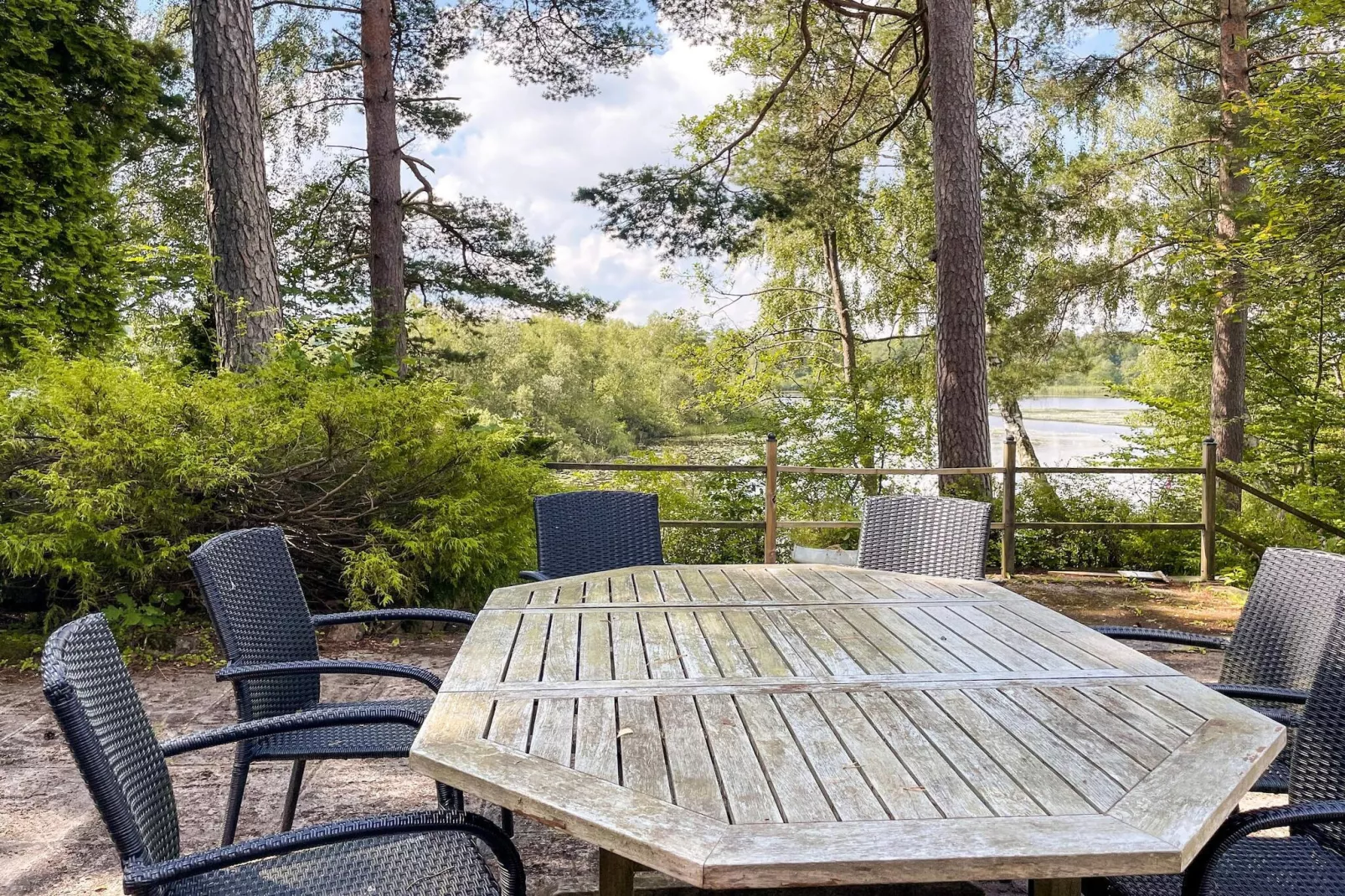 4 Sterne Ferienhaus in TYRINGE-Im Freien