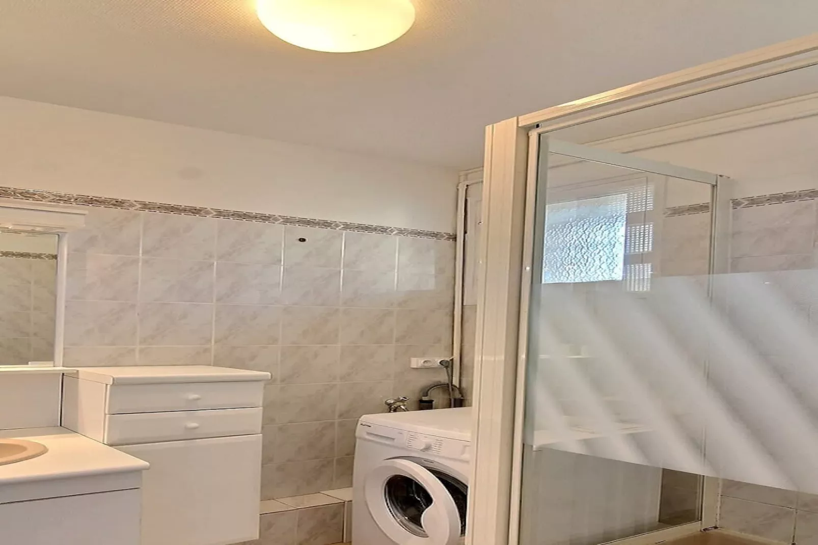 LOU 159 NAUMIN-Salle de bain
