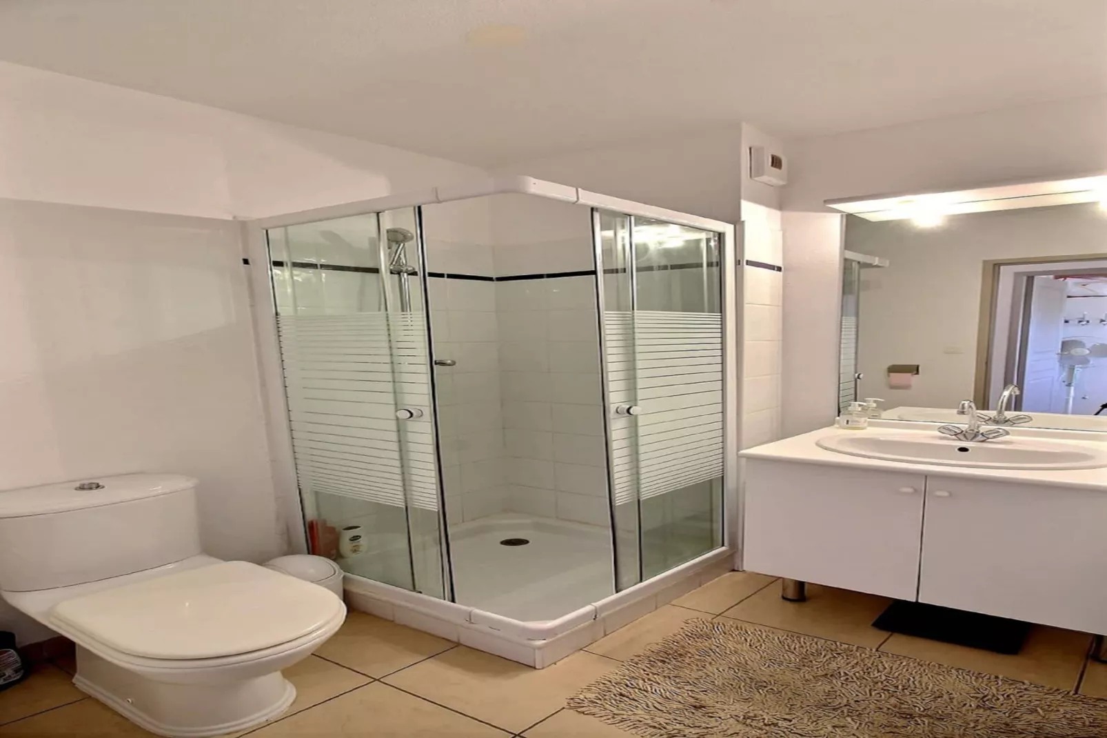 169 SAVARY-Bathroom