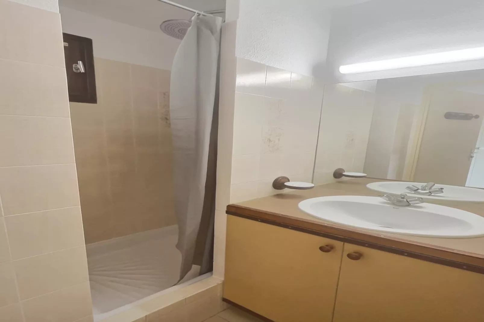 LOU 175 CHAI-Salle de bain