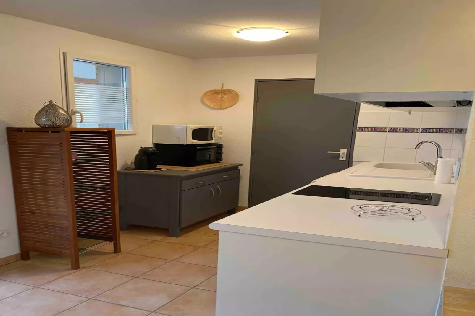 77 T2 Piscine Terras-Kitchen