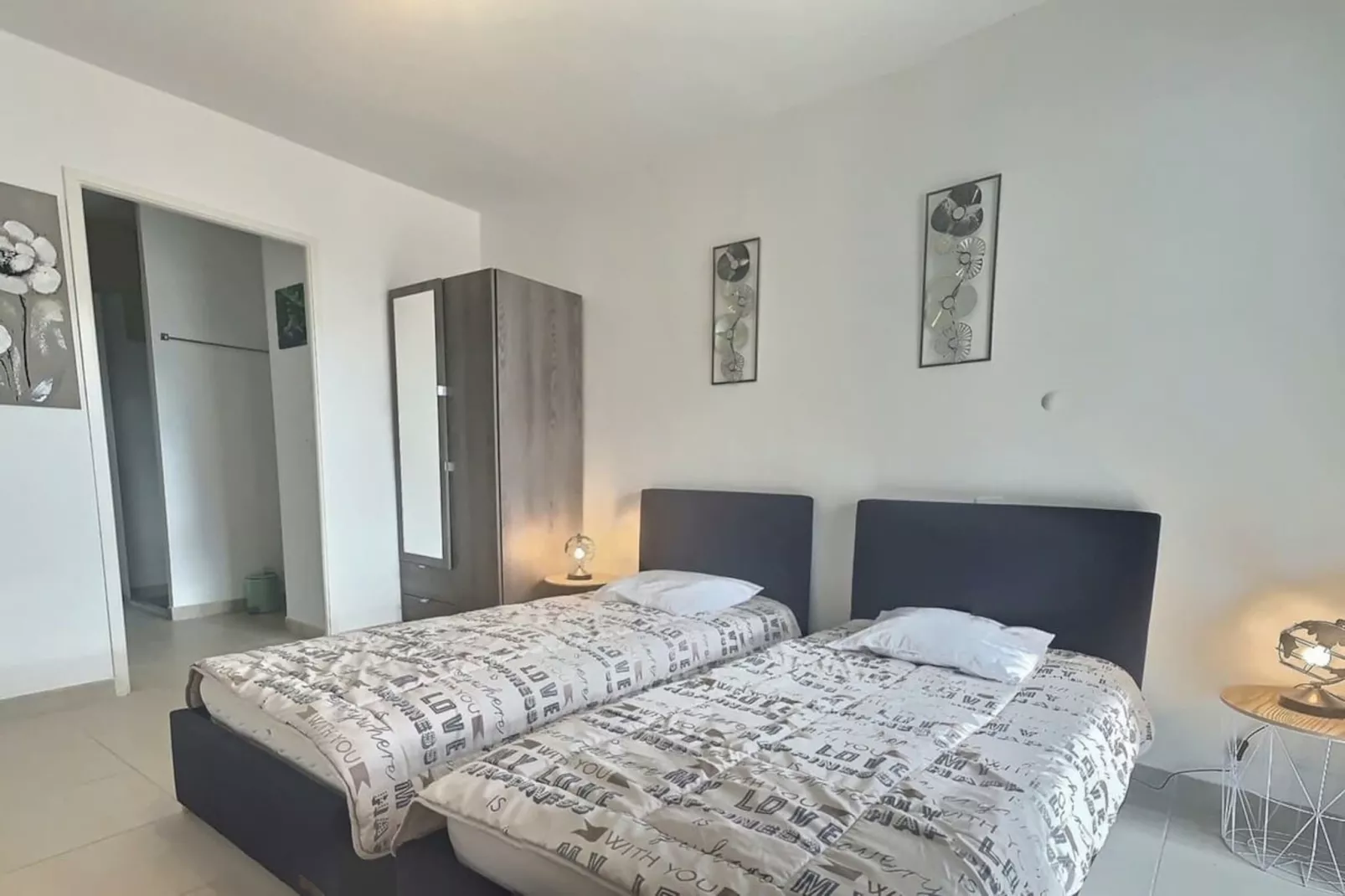 LOU 200 BLANGONET-Bedroom