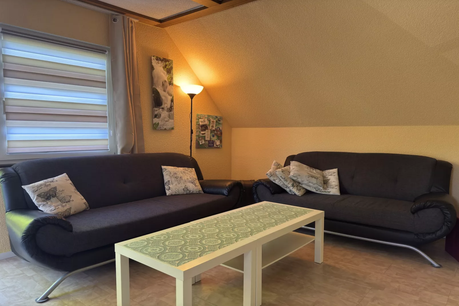 Obere Ferienwohnung-Wohnzimmer