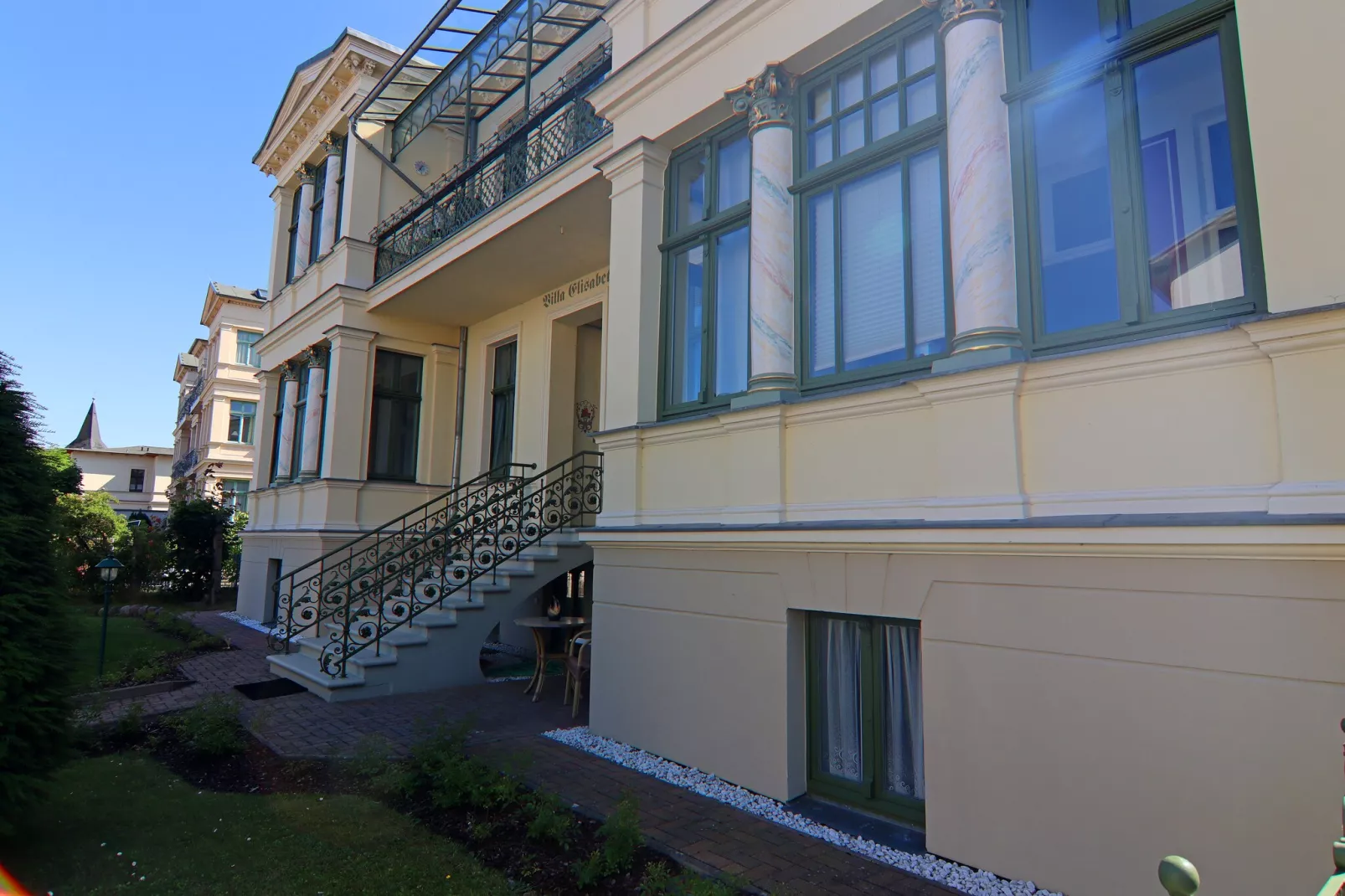 Sonnenterrasse Im EG Goethestr 10-Exterior in summer