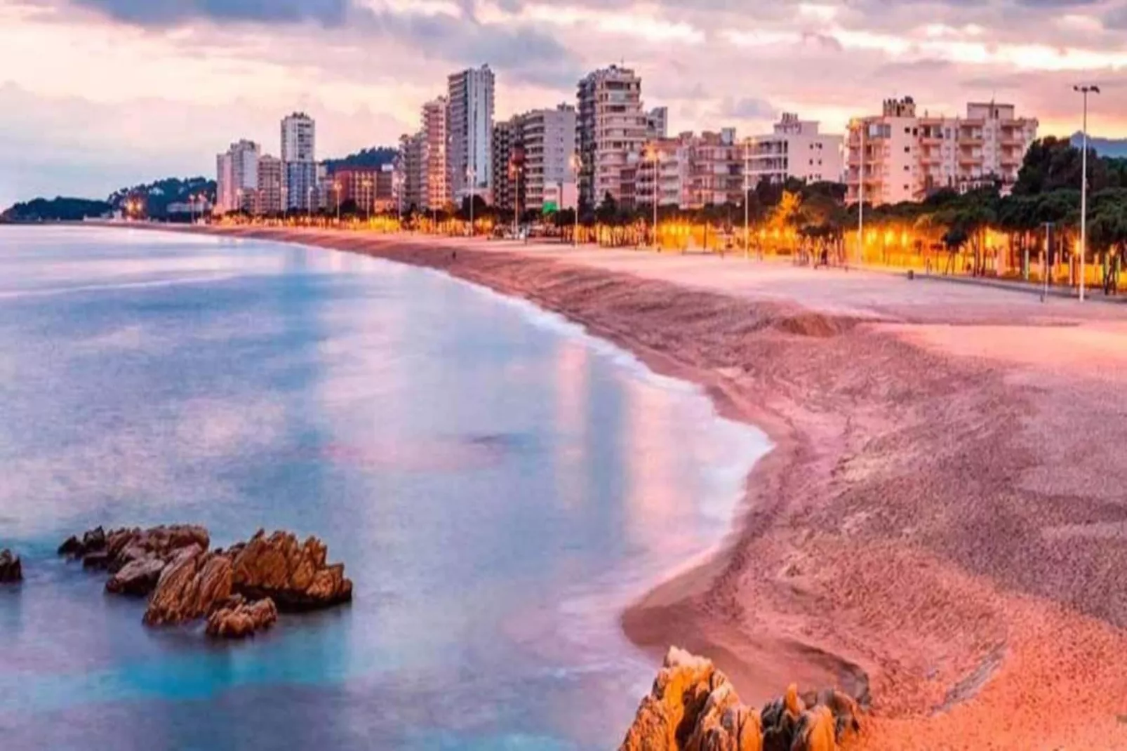 La Roca-Areas within 20km in summer