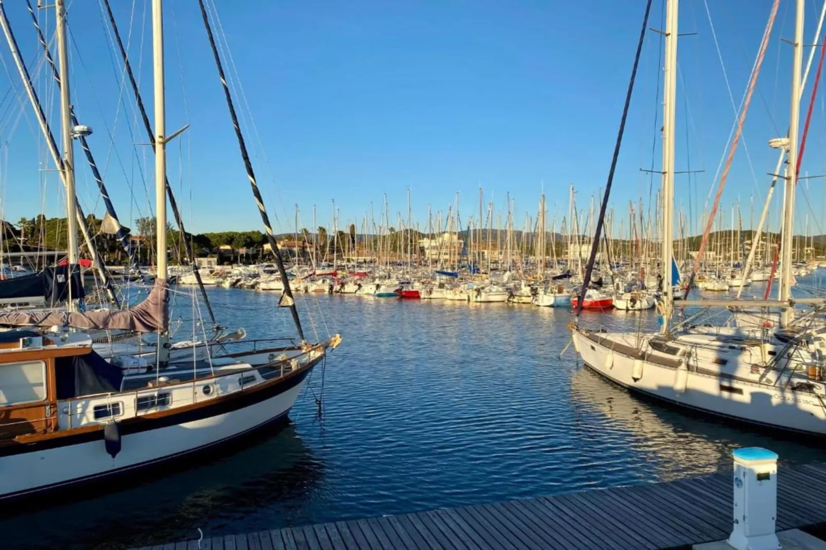 Les Canissons 4-Areas within 20km in summer