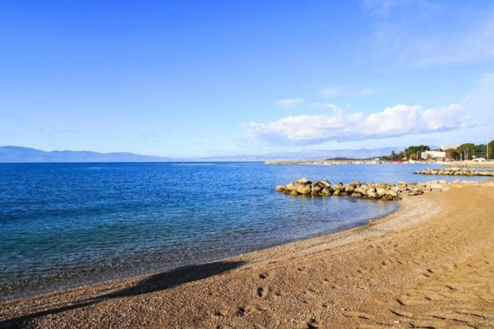 Blažević 4-Areas within 1km in summer