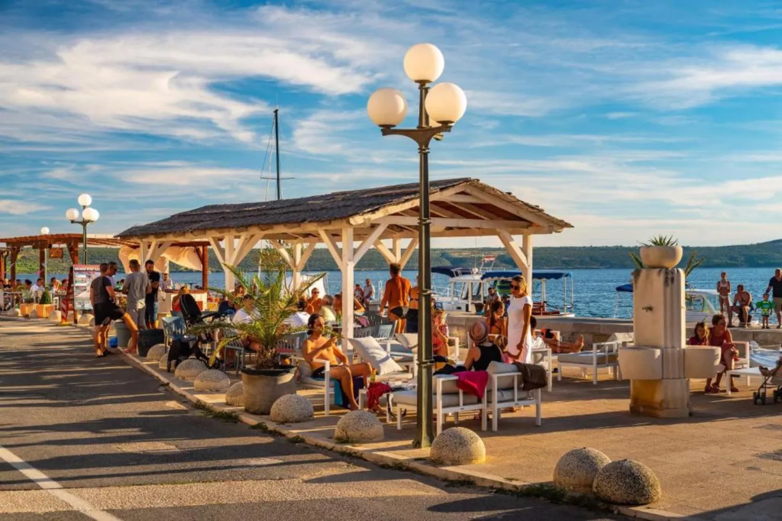Waterfront apartment Danijela-Zones d'été à 1 km