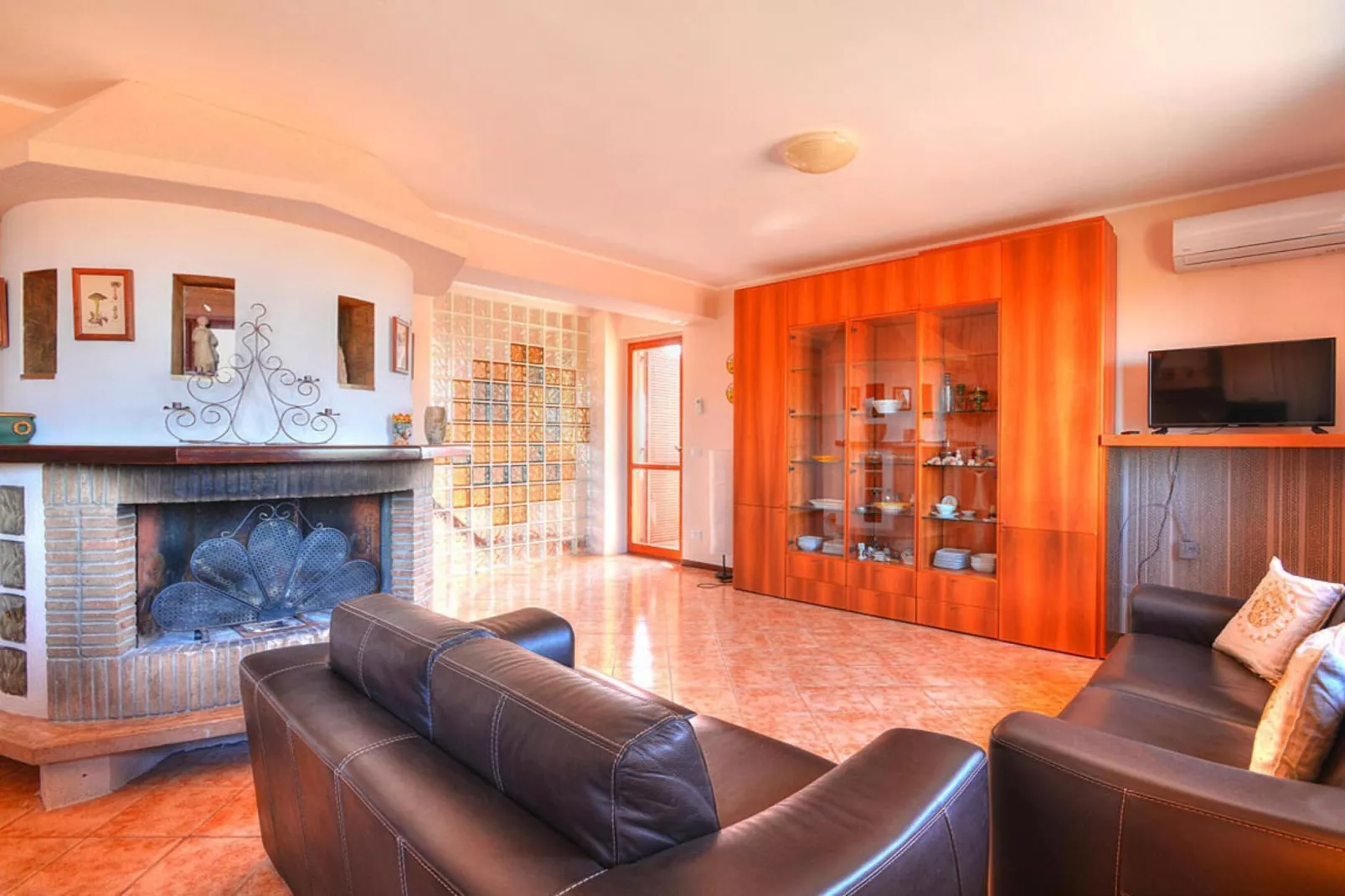 Holiday home Floridia-Villa Smeraldo7 Pax mit Privatpool-Wohnzimmer
