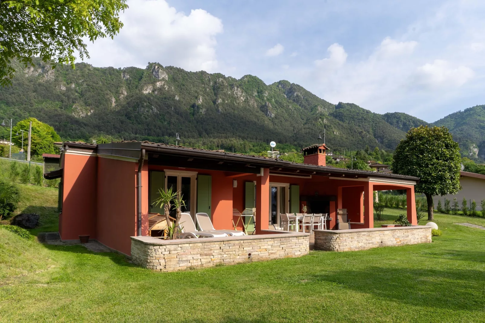 Villa Stefano-Exterior in summer