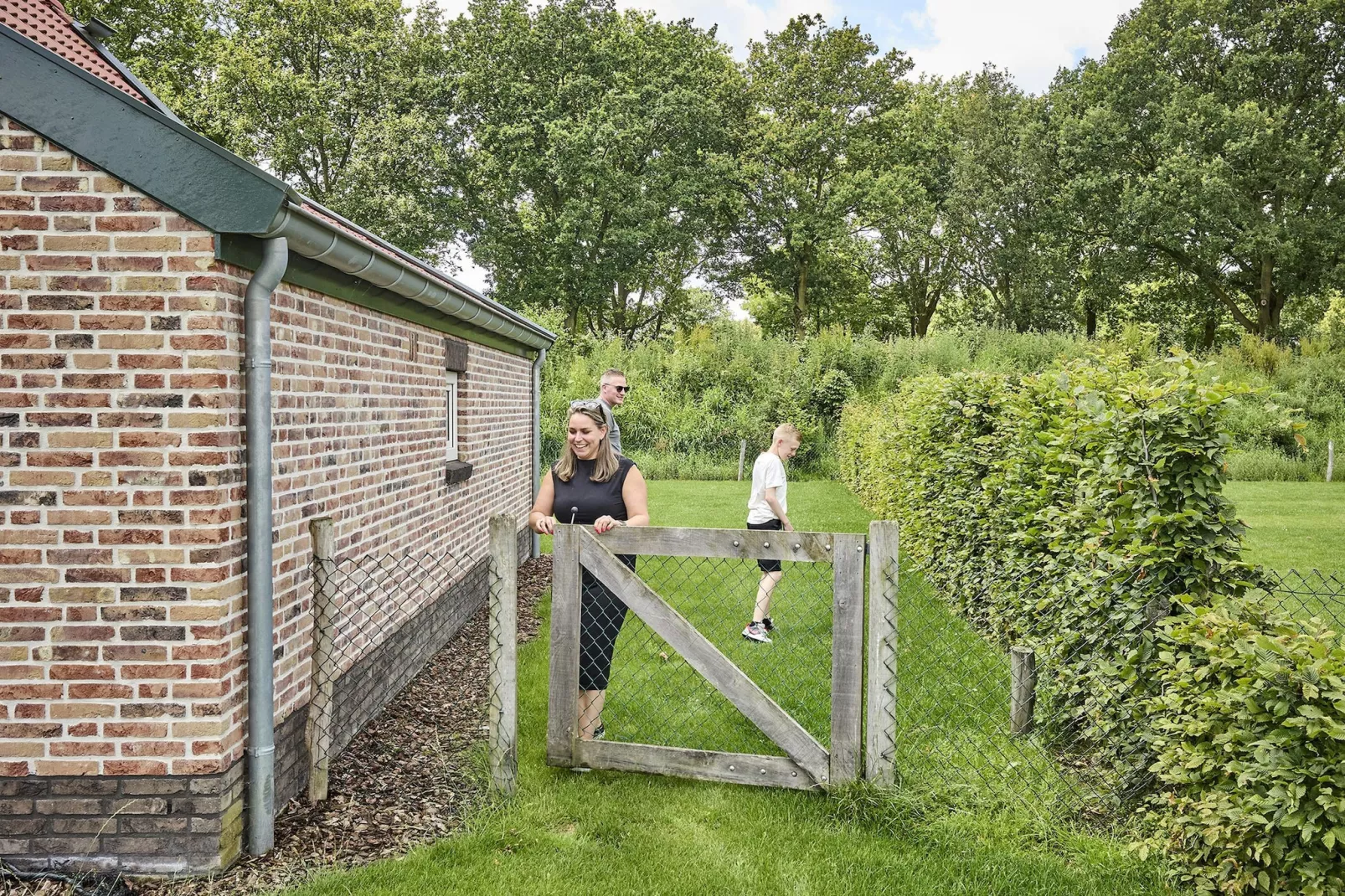 Buitenhof De Leistert 30-Garten Sommer