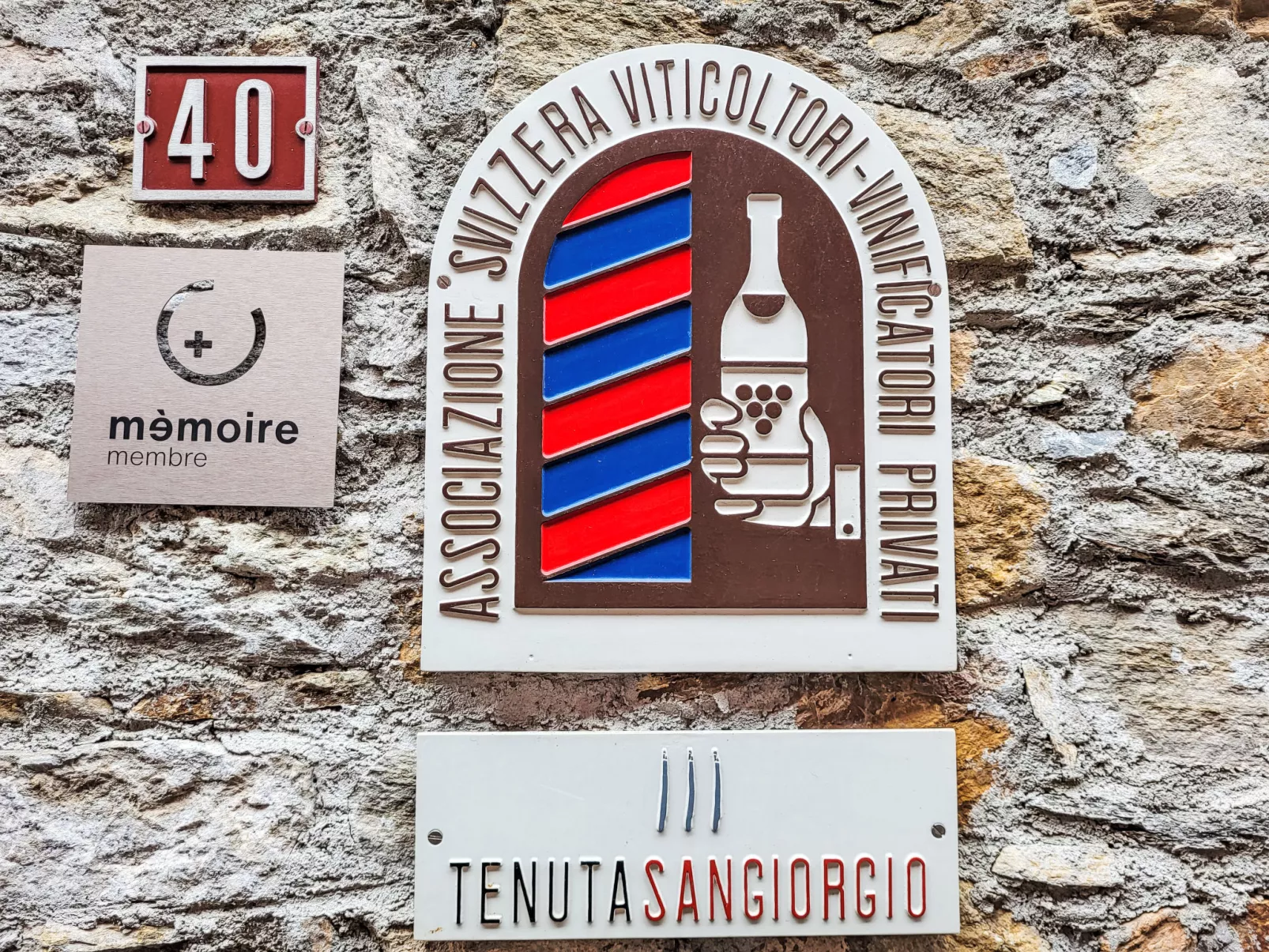 Cantagallo-Outside