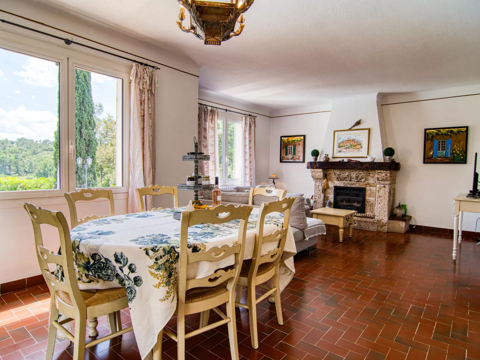 Le Clos des Oliviers-Inside