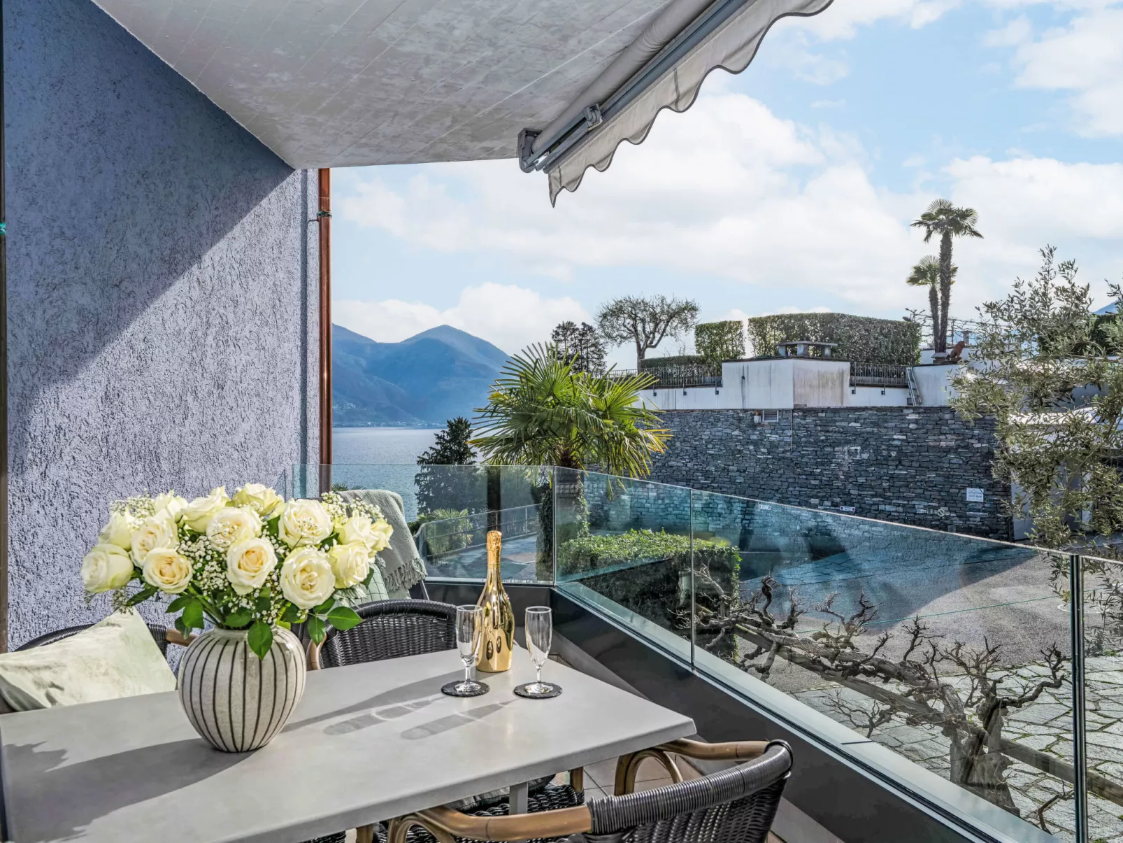 Suite Modern - Outside