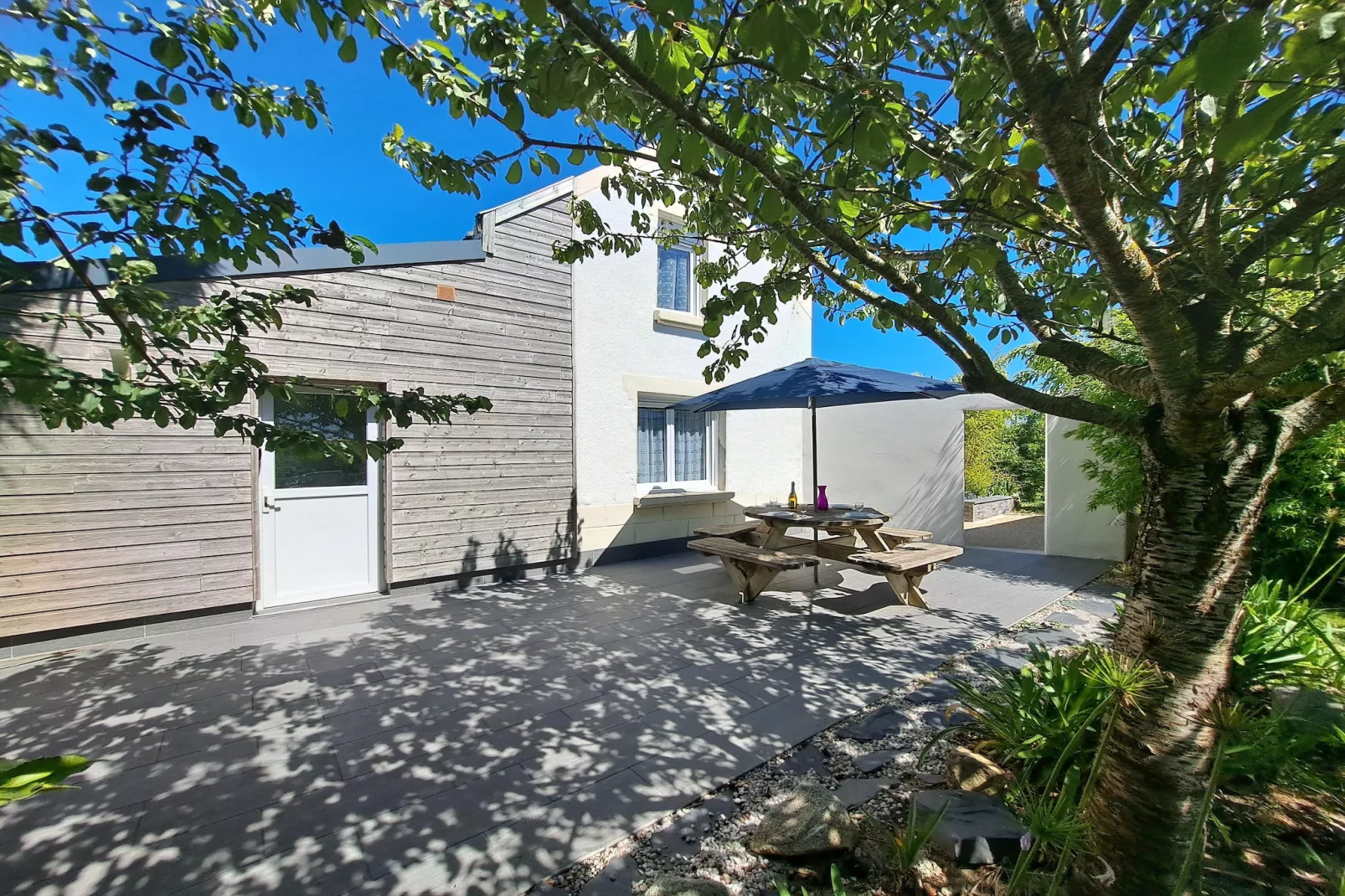 Ferienhaus in unmittelbarer Strandnähe Cléder-Exterior in summer