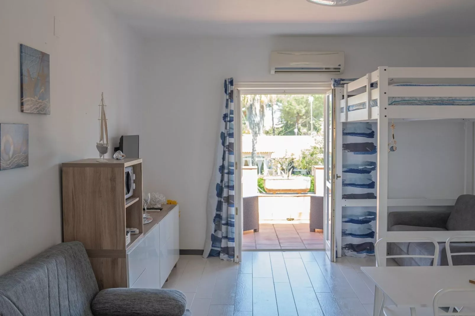 Casa Maralis 4 Pers Furnari-Wohnzimmer