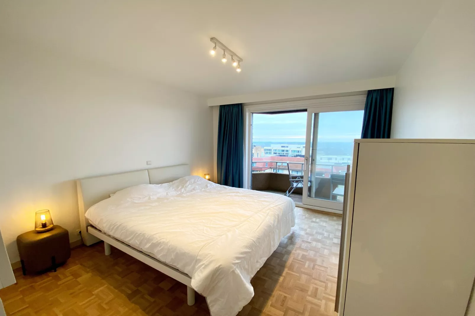 SCORPIO BI 1201GAR-Chambre