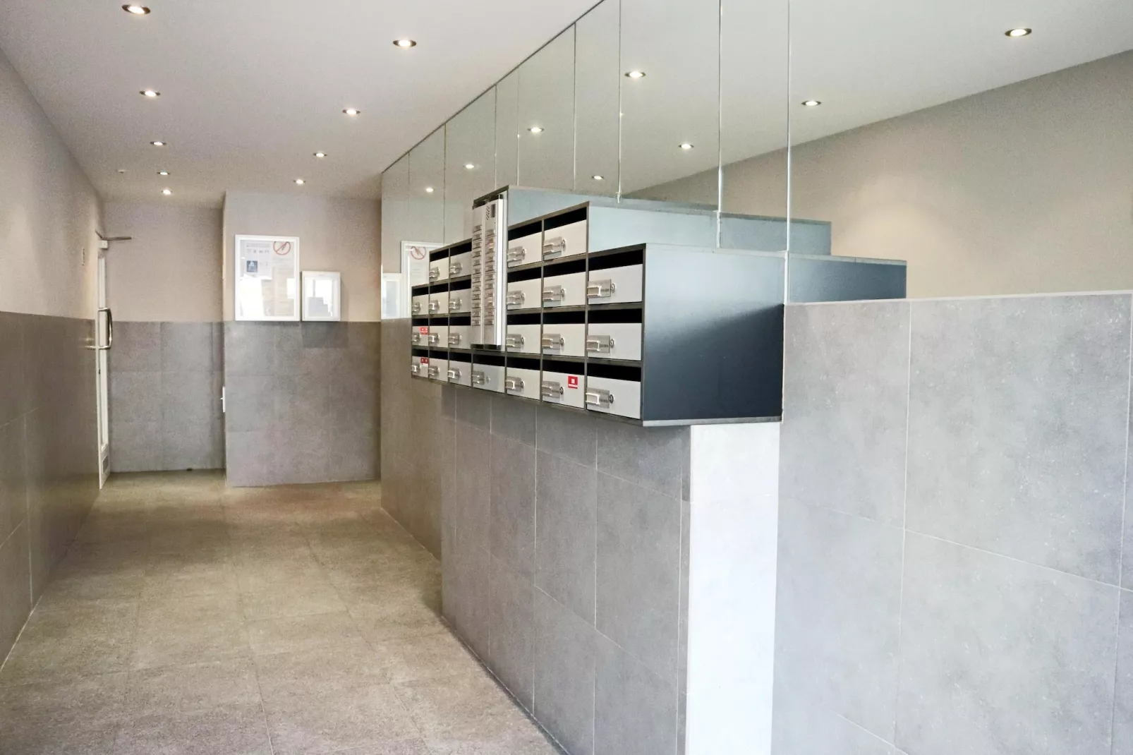 VUURTOREN90 90/0203GAR-Hall & reception
