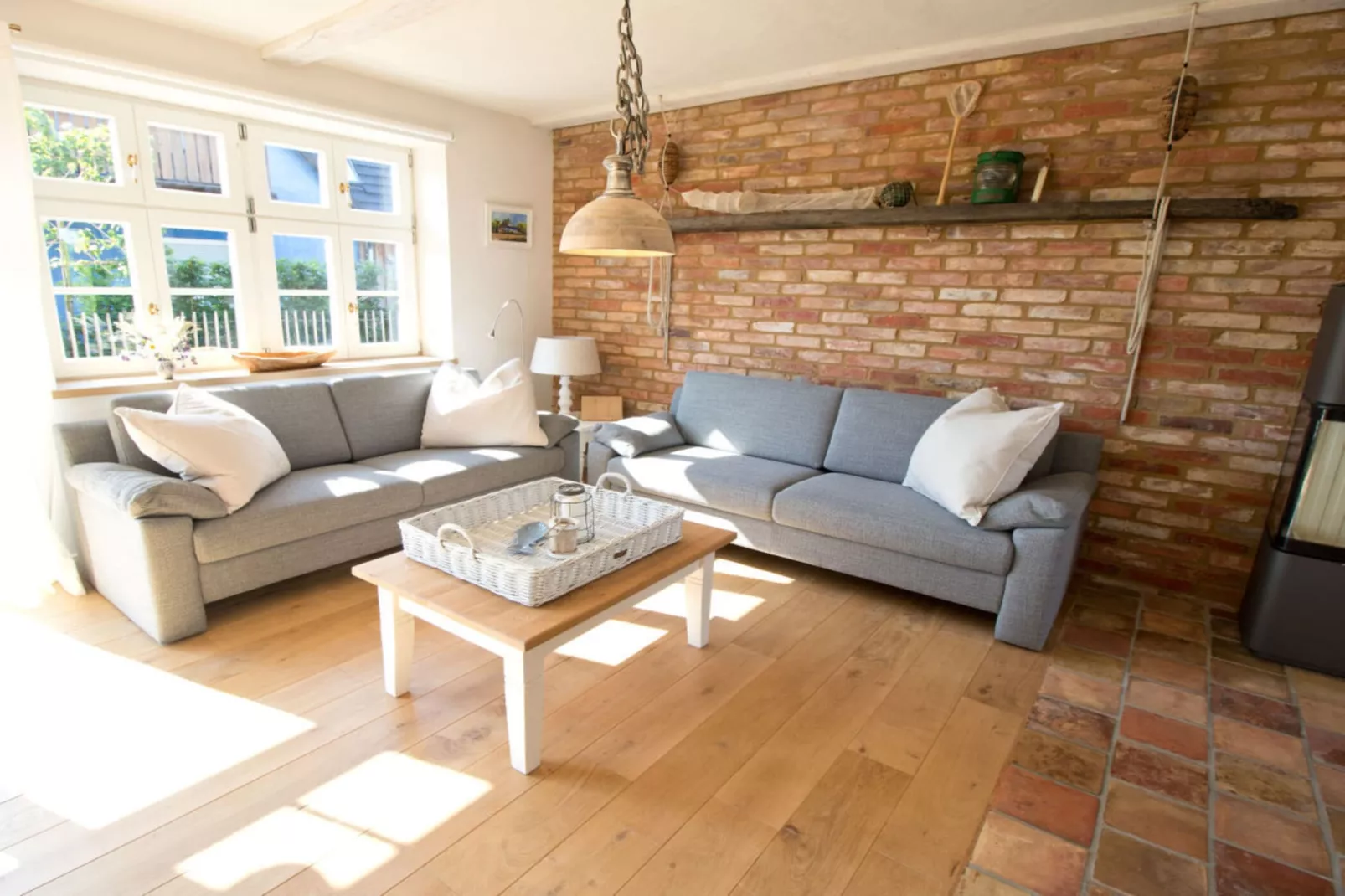 229044-Living room
