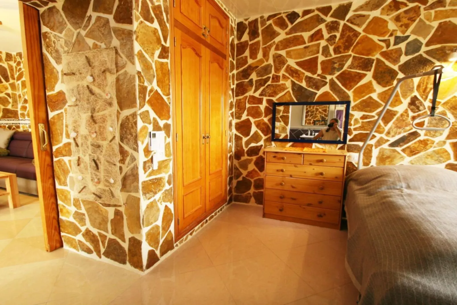 127471-Bedroom