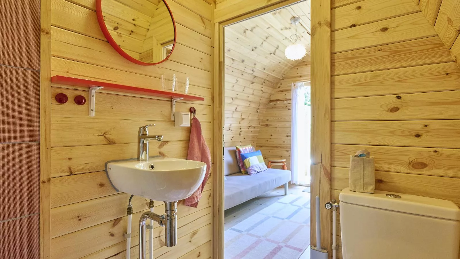 Tiny House Jet-Bathroom