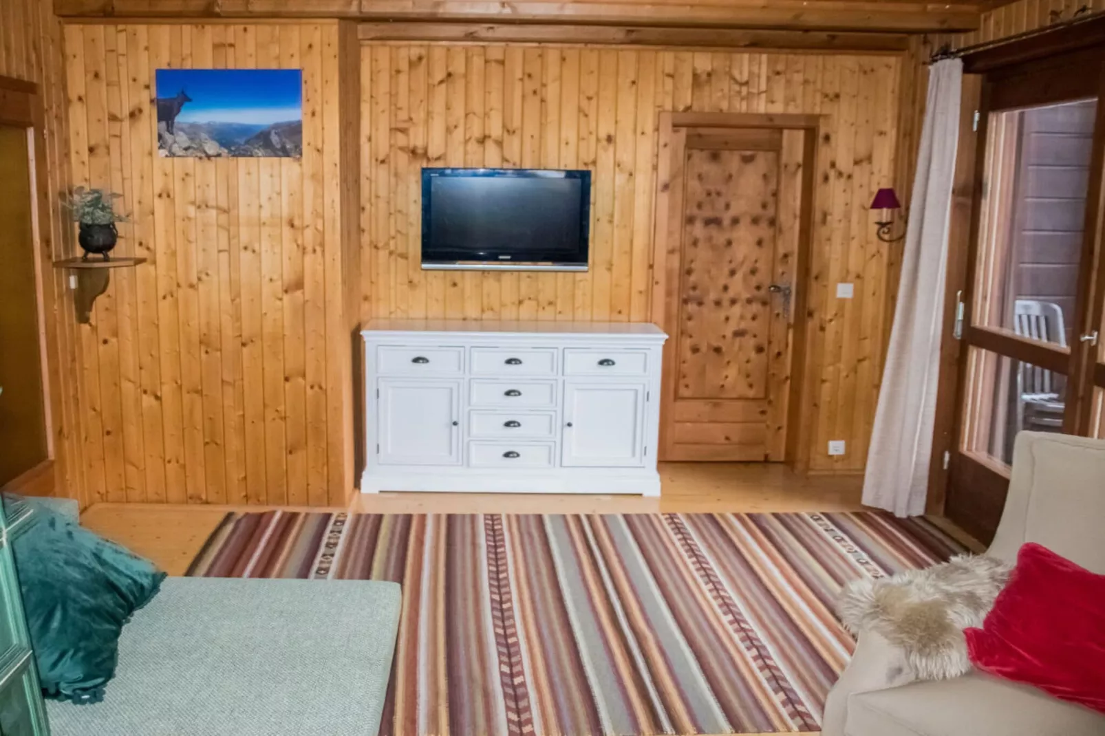 464651-Living room