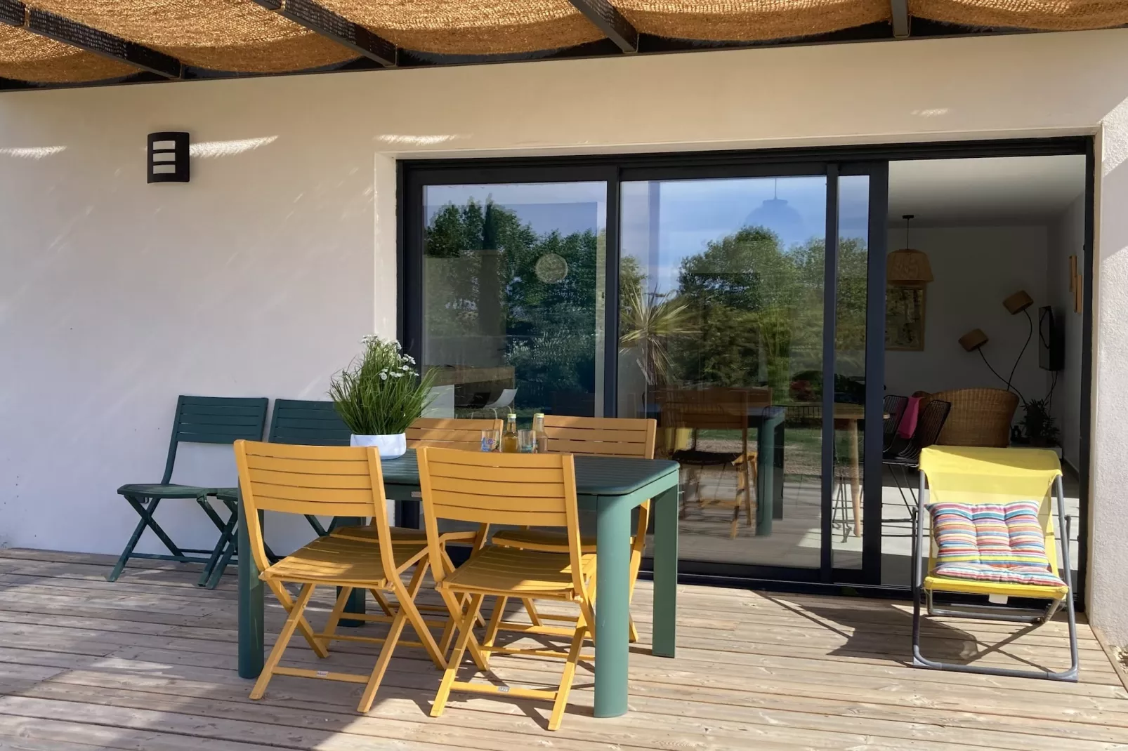 Le Hangar de Jean-Terrace balcony