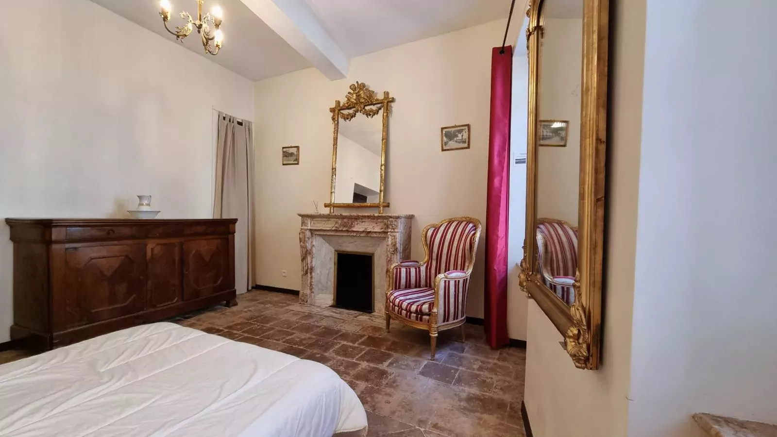 La maison des Vendangeurs-Bedroom