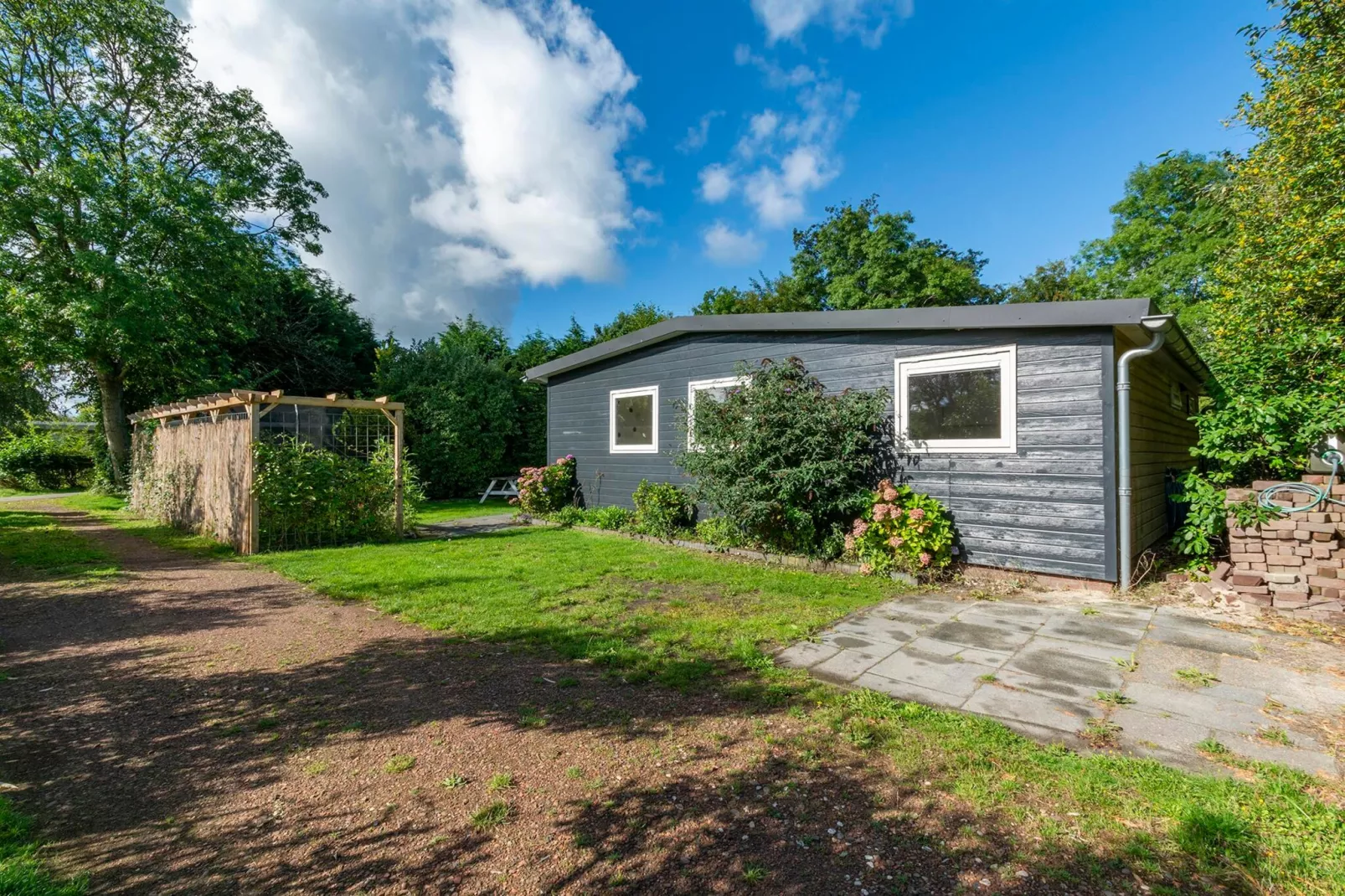 Eureka 109-Exterior in summer