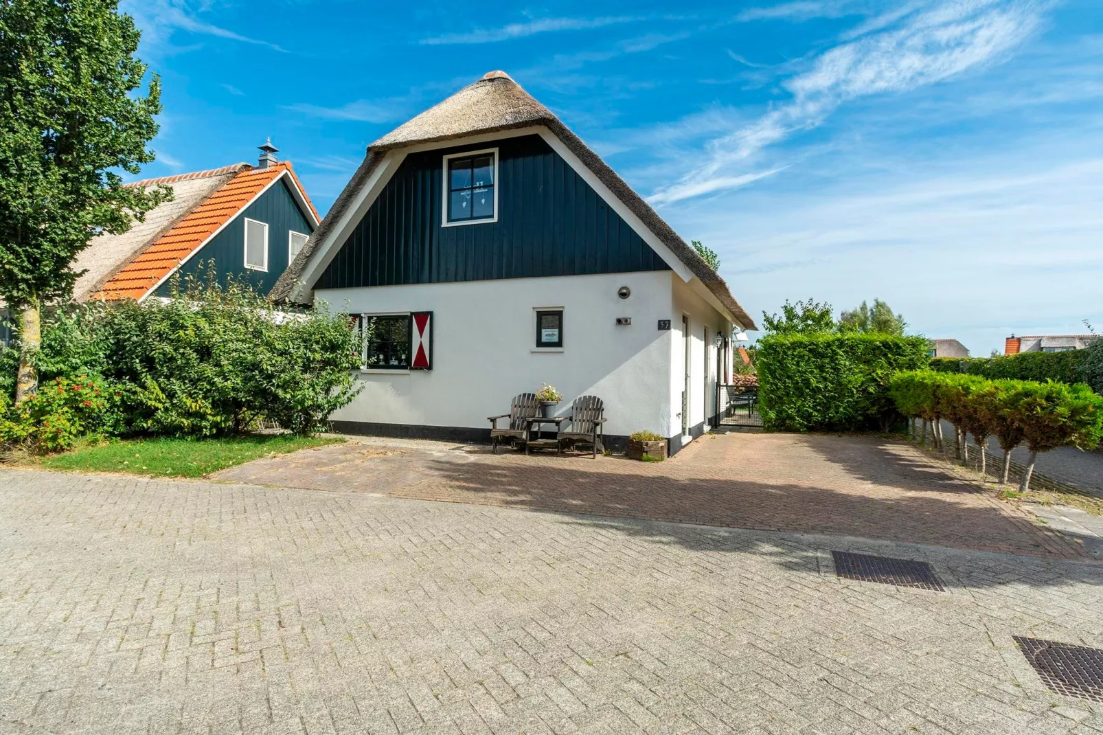 De Buitenplaats 37-Exterior in summer