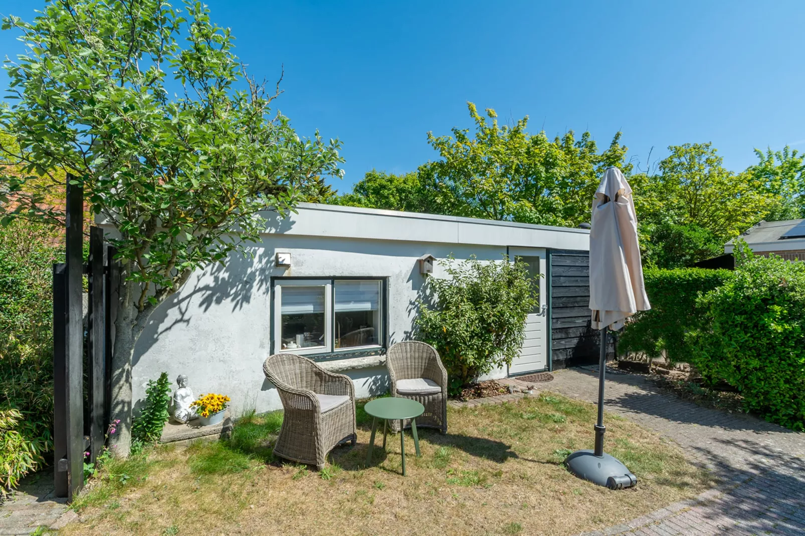 De Bunker-Exterior in summer